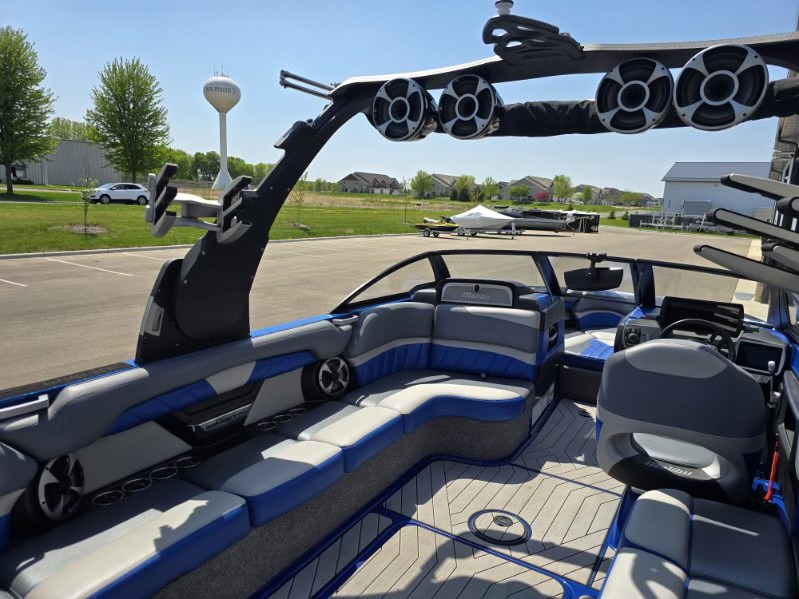 Malibu LSV 25ft 2018 Icon